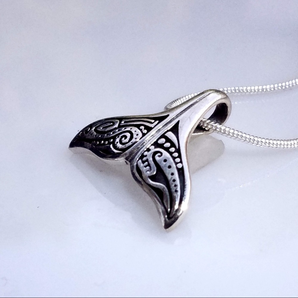 🆕NWT Sterling Silver Whale Tail Necklace